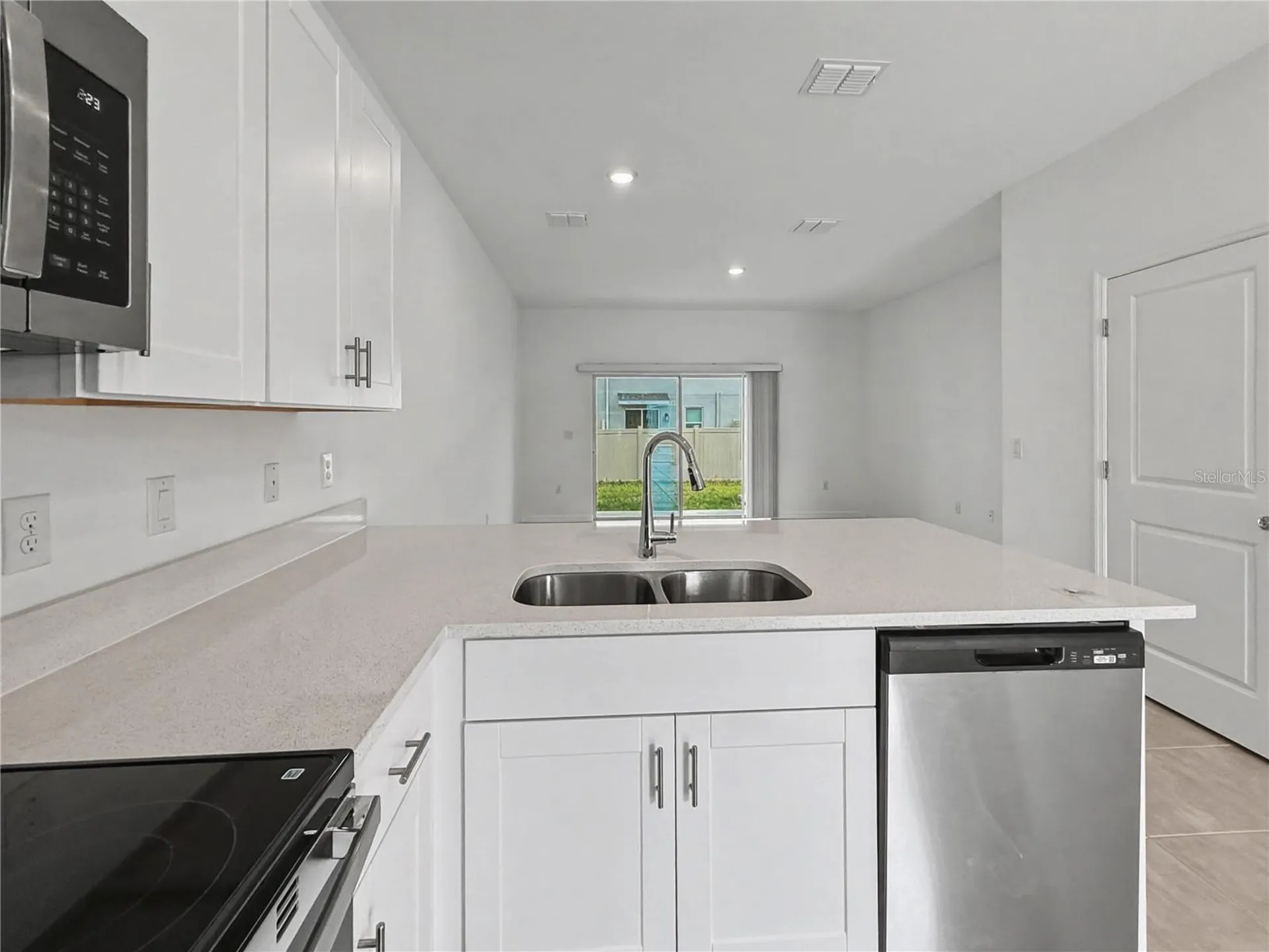 2949 Skyline Loop Kissimmee FL 34758