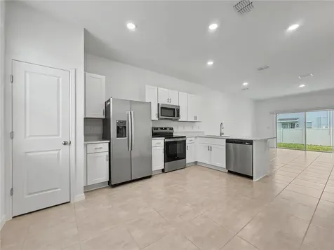 2949 Skyline Loop Kissimmee FL 34758