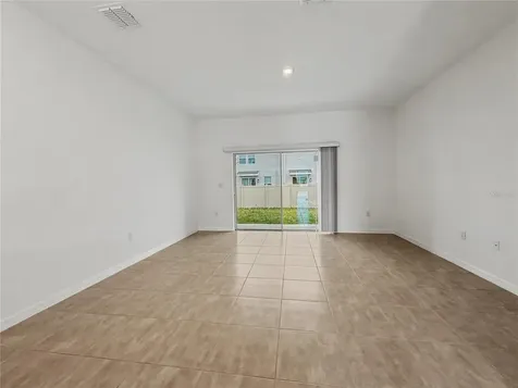 2949 Skyline Loop Kissimmee FL 34758