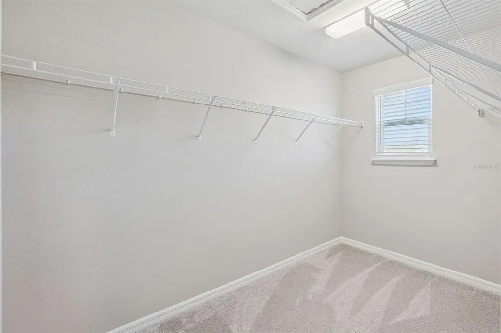 1318 Painted Bunting Avenue Oakland FL 34787