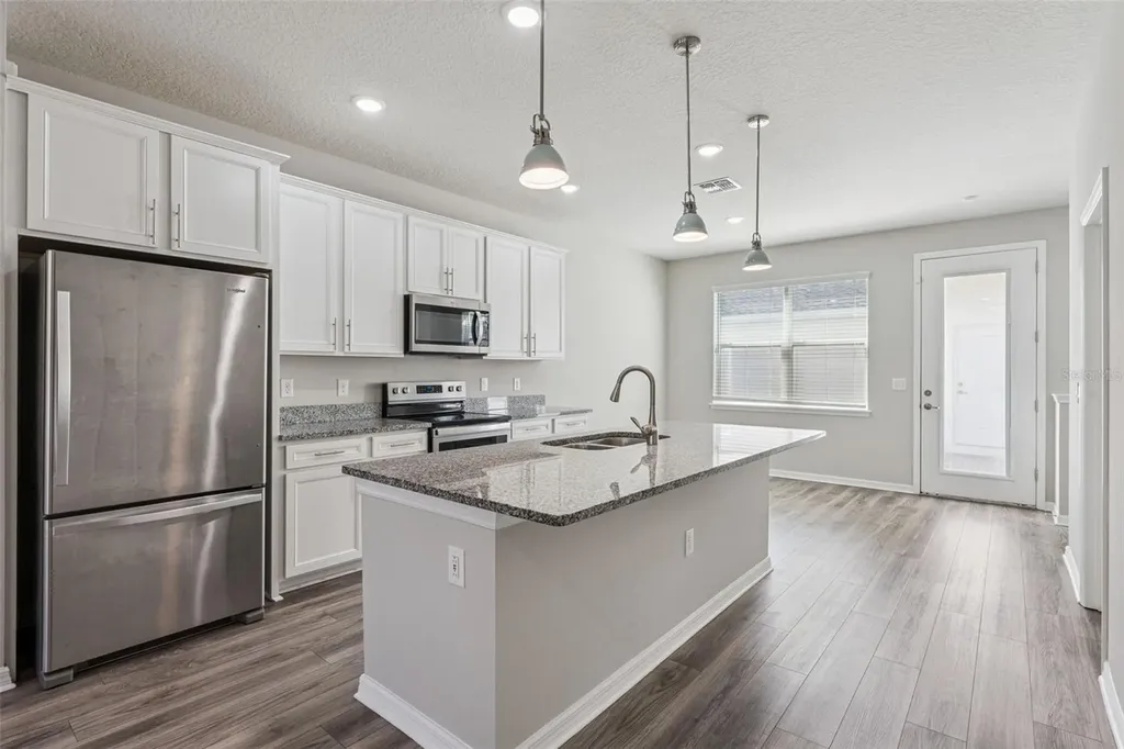 1318 Painted Bunting Avenue Oakland FL 34787