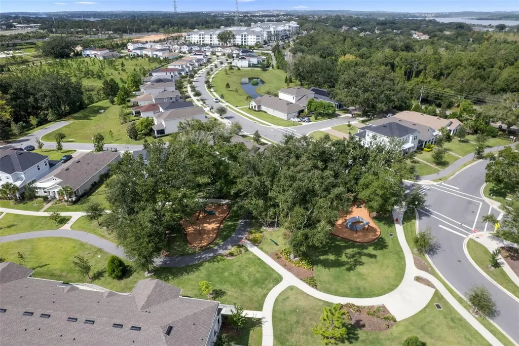 1318 Painted Bunting Avenue Oakland FL 34787