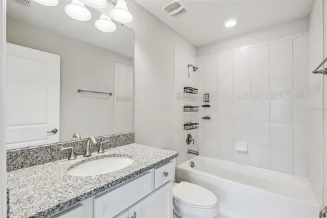 1318 Painted Bunting Avenue Oakland FL 34787