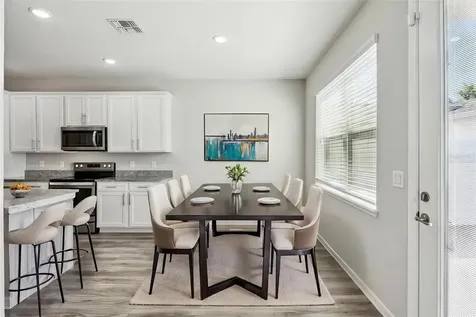 1318 Painted Bunting Avenue Oakland FL 34787