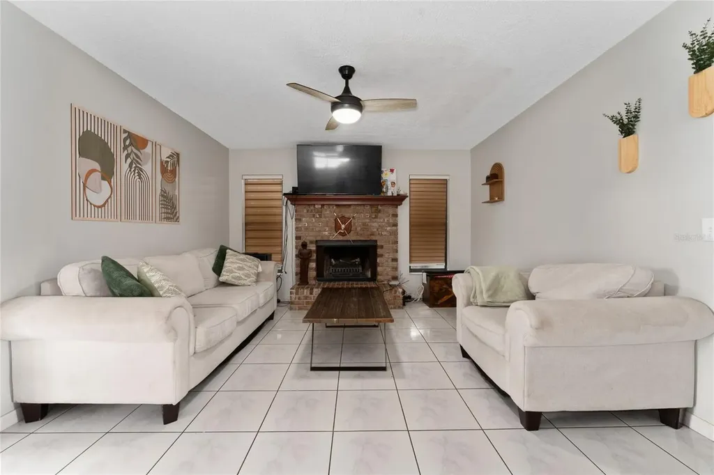 8713 Catbriar Bay Way Orlando FL 32829