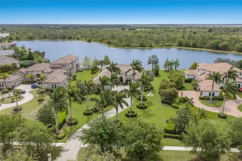 8411 Broadstone Court Bradenton FL 34202