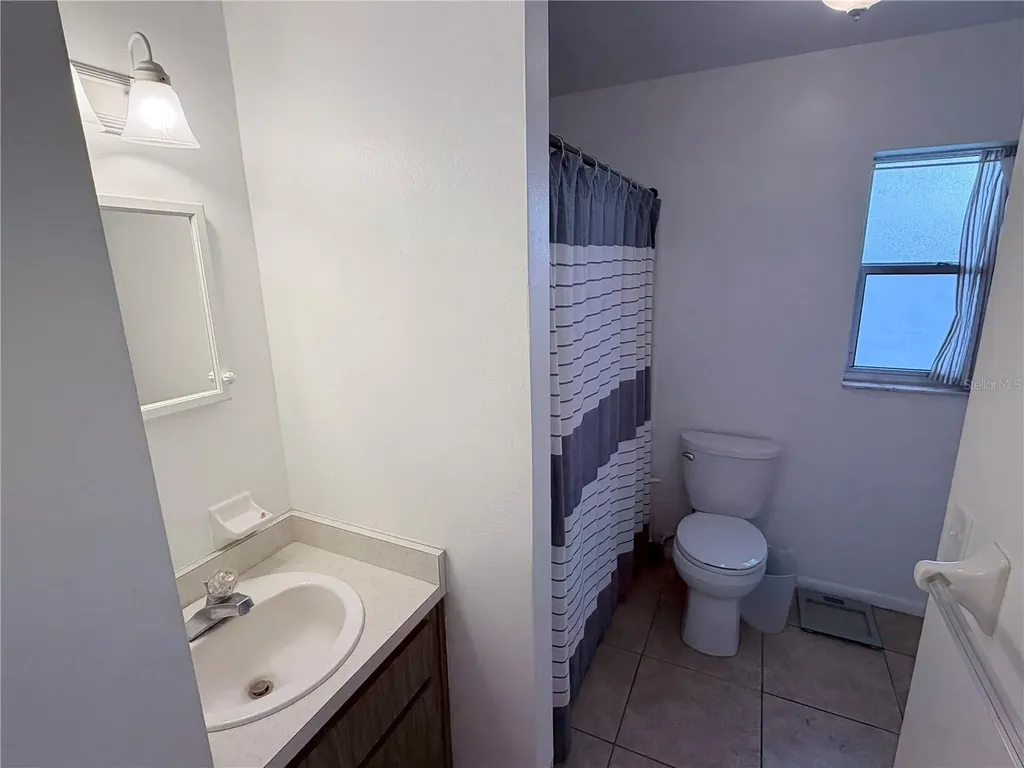 2010 1/2 Vine Street Leesburg FL 34748