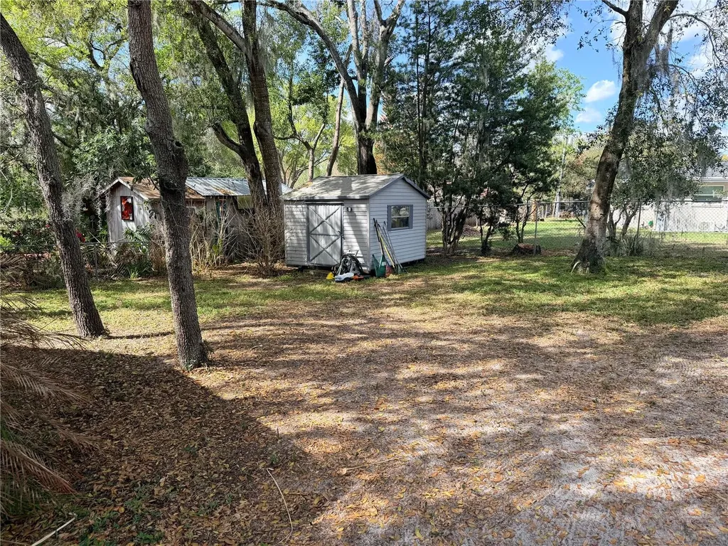 2010 1/2 Vine Street Leesburg FL 34748
