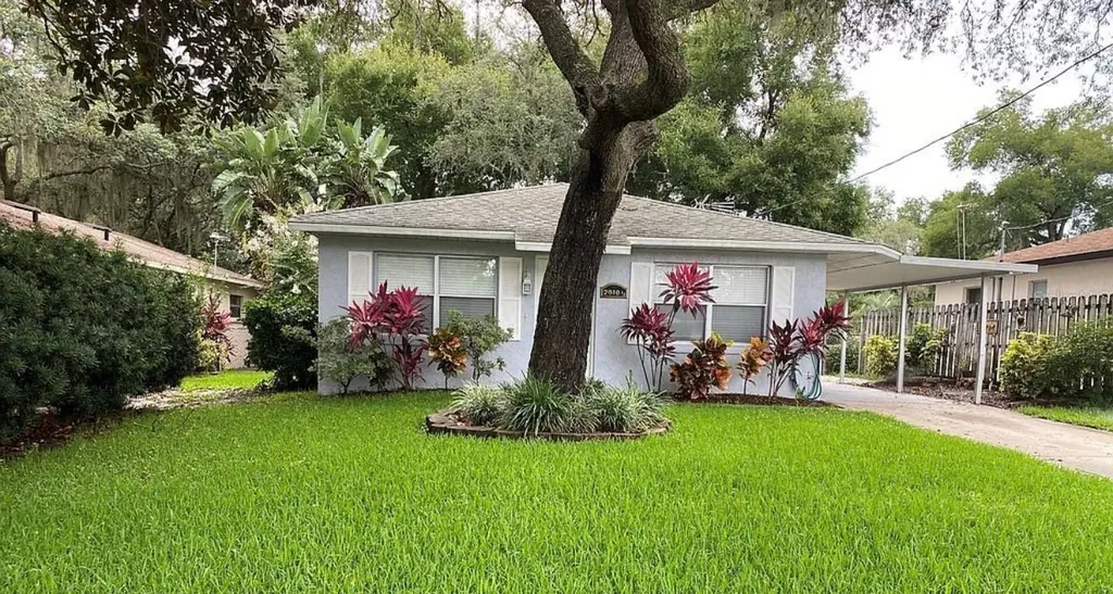 2010 1/2 Vine Street Leesburg FL 34748