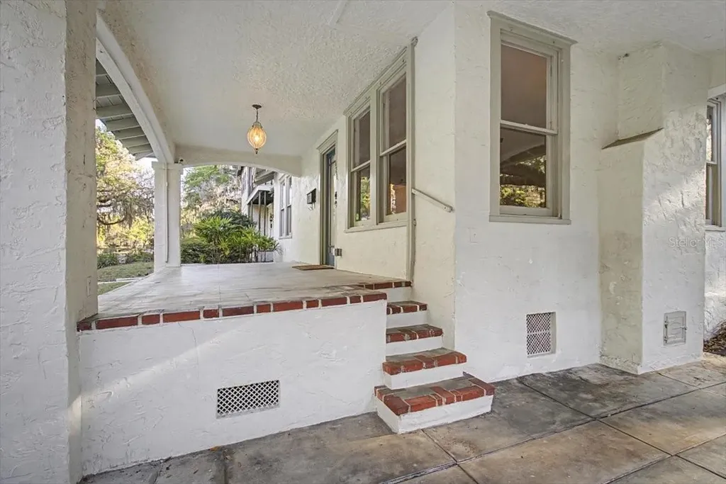421 NE Boulevard Gainesville FL 32601