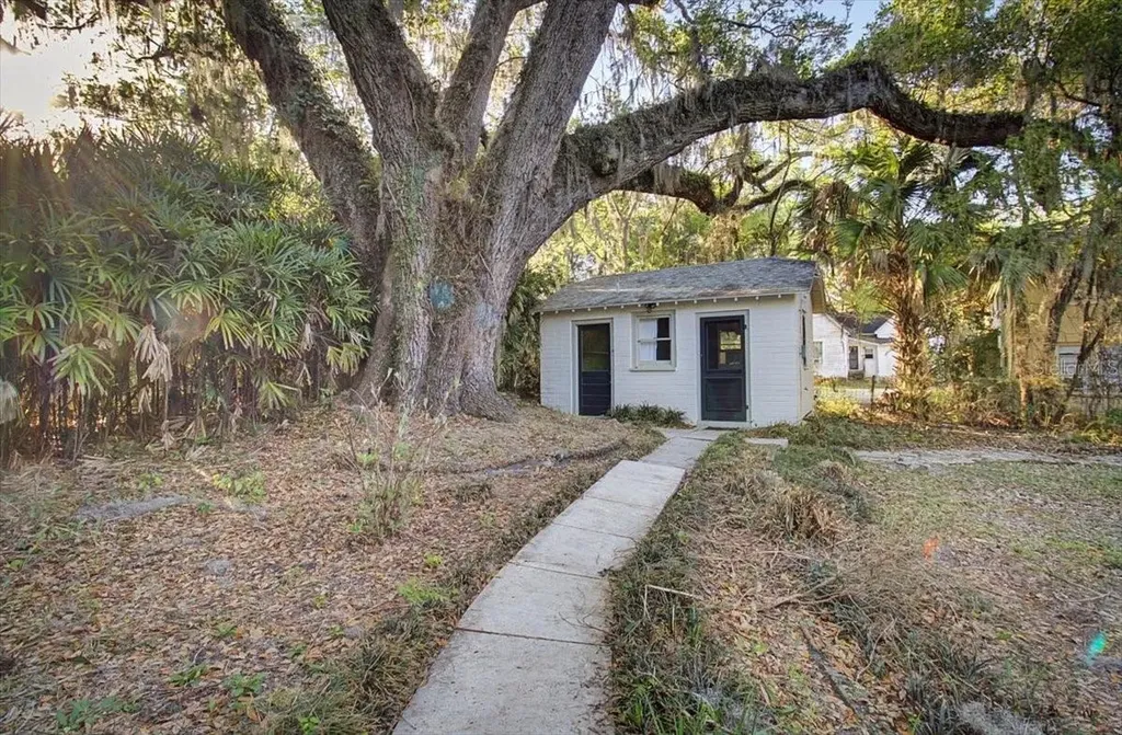 421 NE Boulevard Gainesville FL 32601