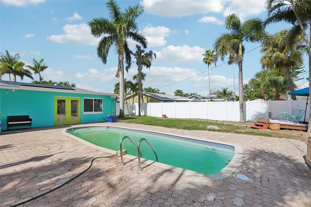6950 Grande Vista Way S St Petersburg FL 33707