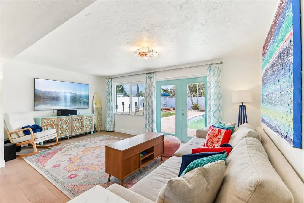 6950 Grande Vista Way S St Petersburg FL 33707