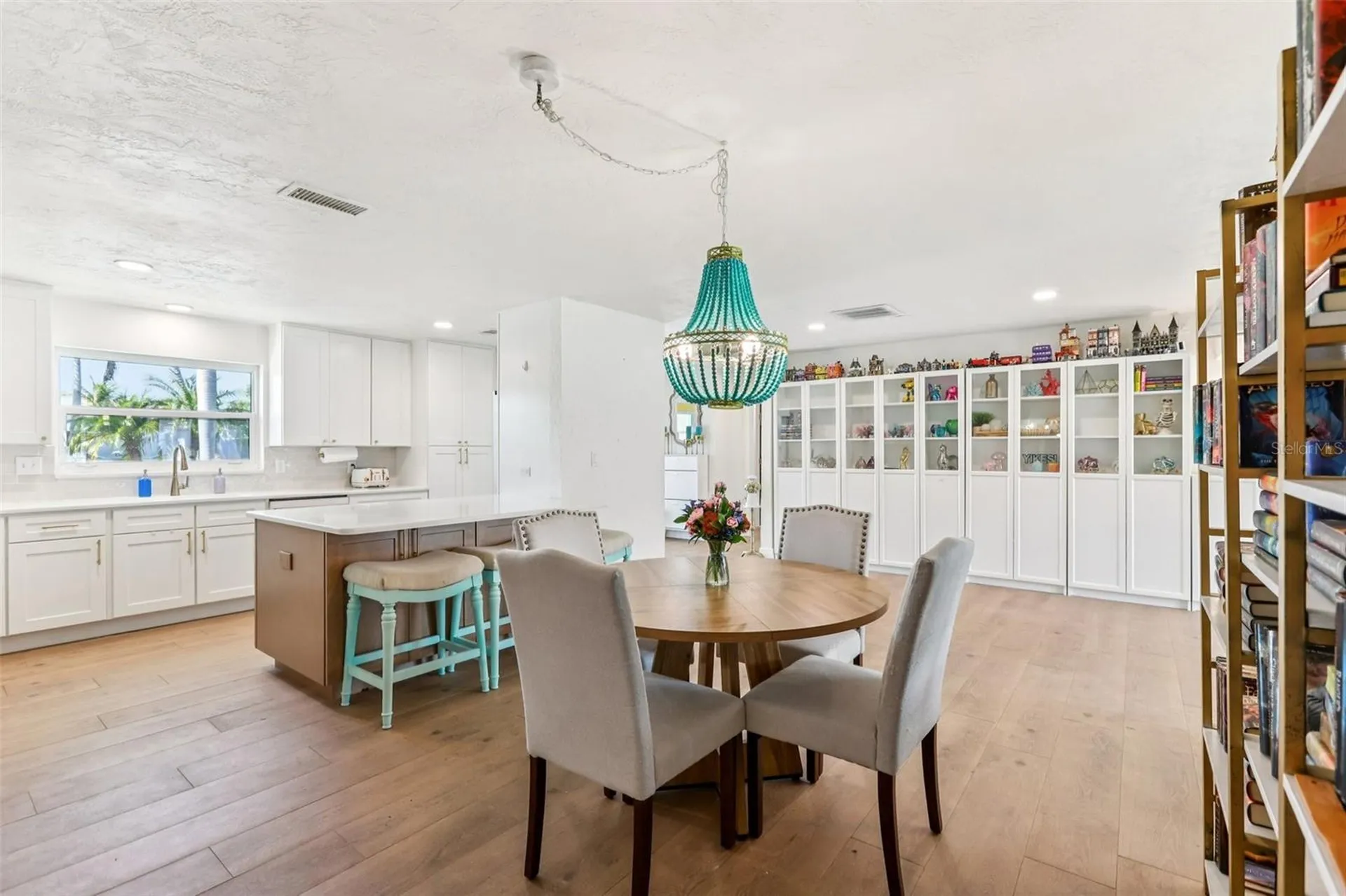 6950 Grande Vista Way S St Petersburg FL 33707