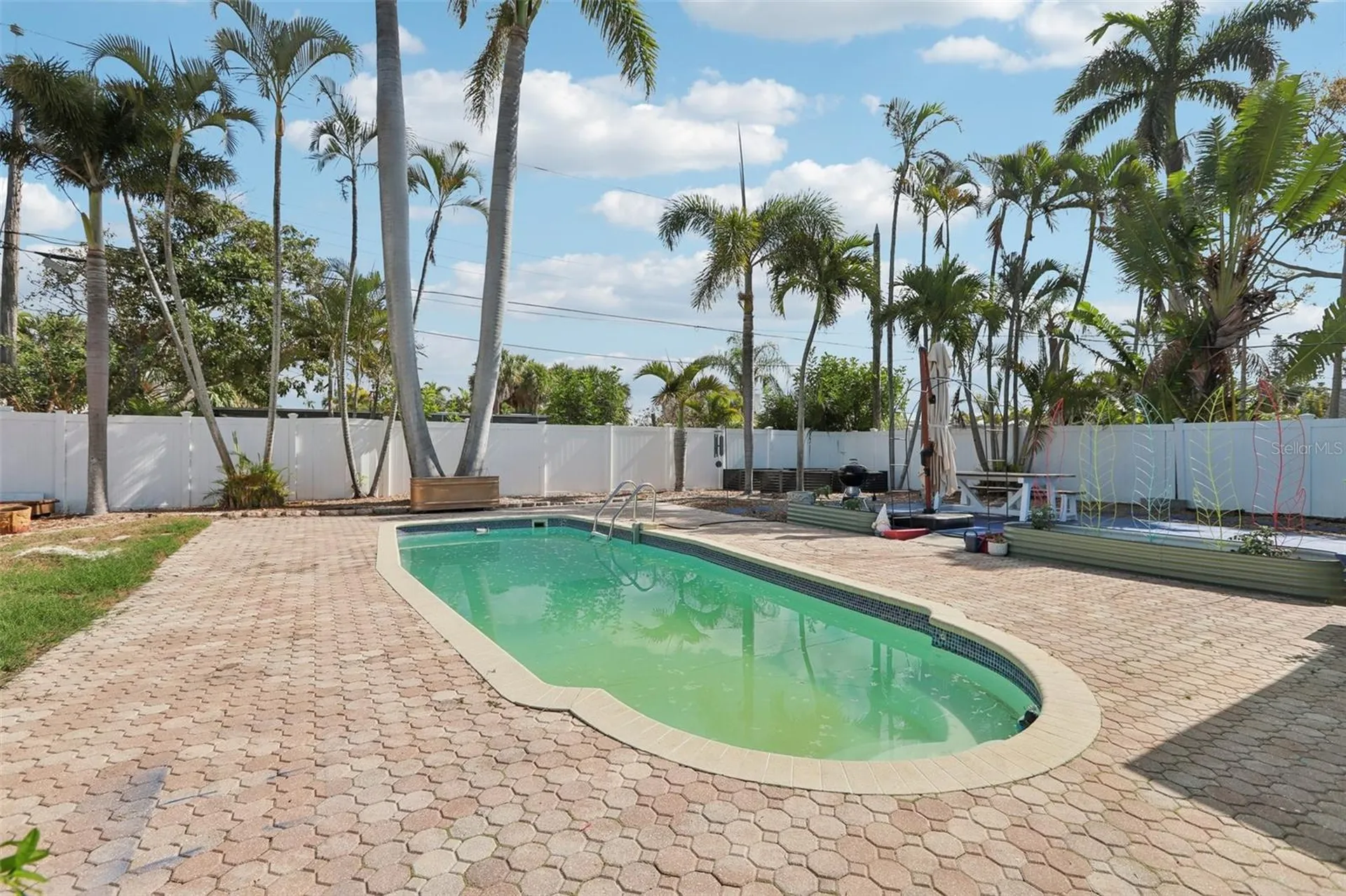 6950 Grande Vista Way S St Petersburg FL 33707