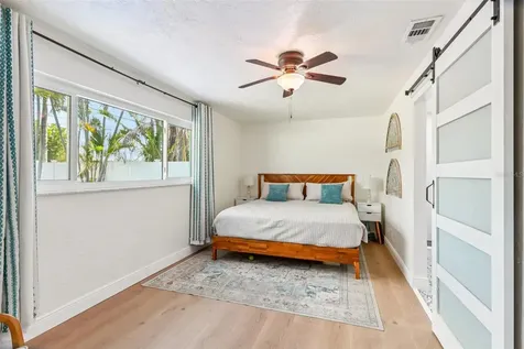 6950 Grande Vista Way S St Petersburg FL 33707