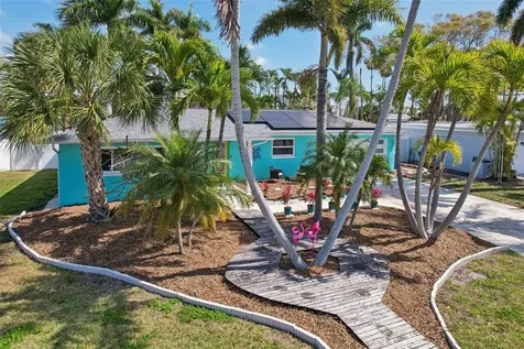 6950 Grande Vista Way S St Petersburg FL 33707