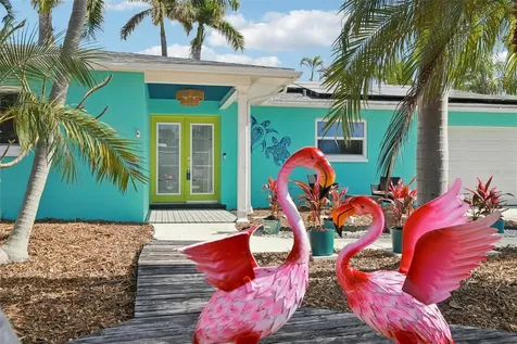 6950 Grande Vista Way S St Petersburg FL 33707