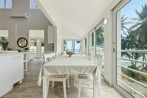 32 Shell Castle Humacao PR 00791