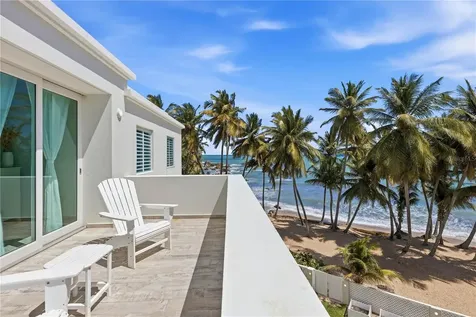 32 Shell Castle Humacao PR 00791