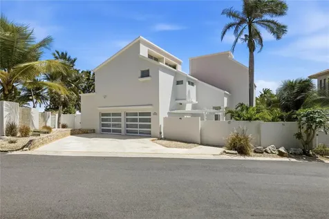 32 Shell Castle Humacao PR 00791