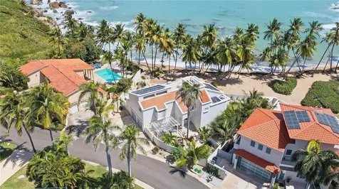 32 Shell Castle Humacao PR 00791