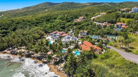32 Shell Castle Humacao PR 00791