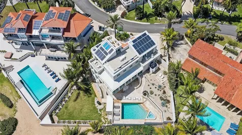 32 Shell Castle Humacao PR 00791