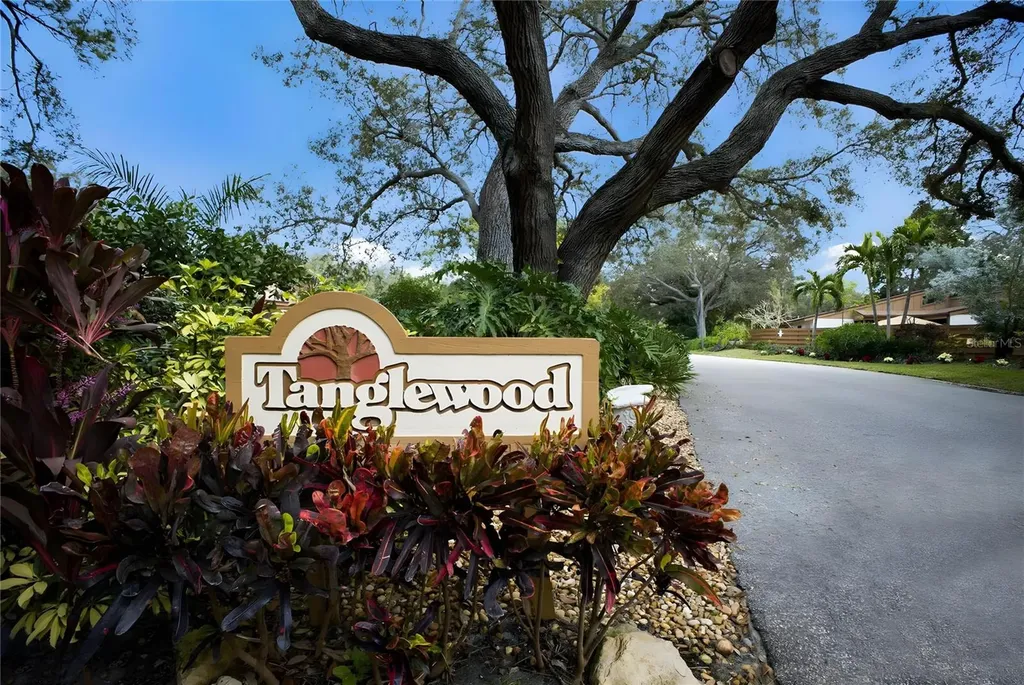 2411 Pheasant Lane Bradenton FL 34209