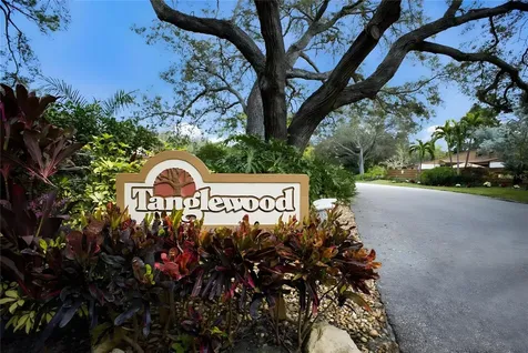 2411 Pheasant Lane Bradenton FL 34209