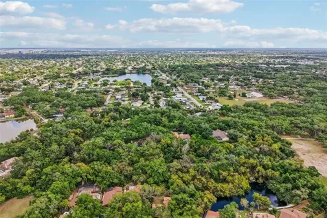2411 Pheasant Lane Bradenton FL 34209