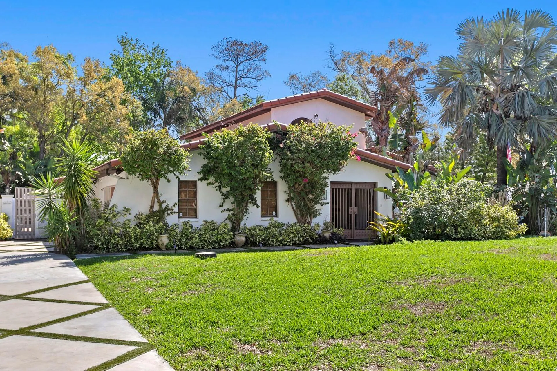 7915 Flowerfield Drive Tampa FL 33615