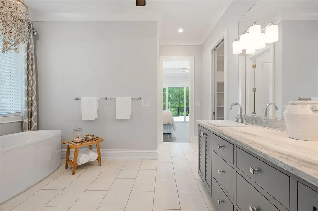 5569 Cape Leyte Drive Sarasota FL 34242