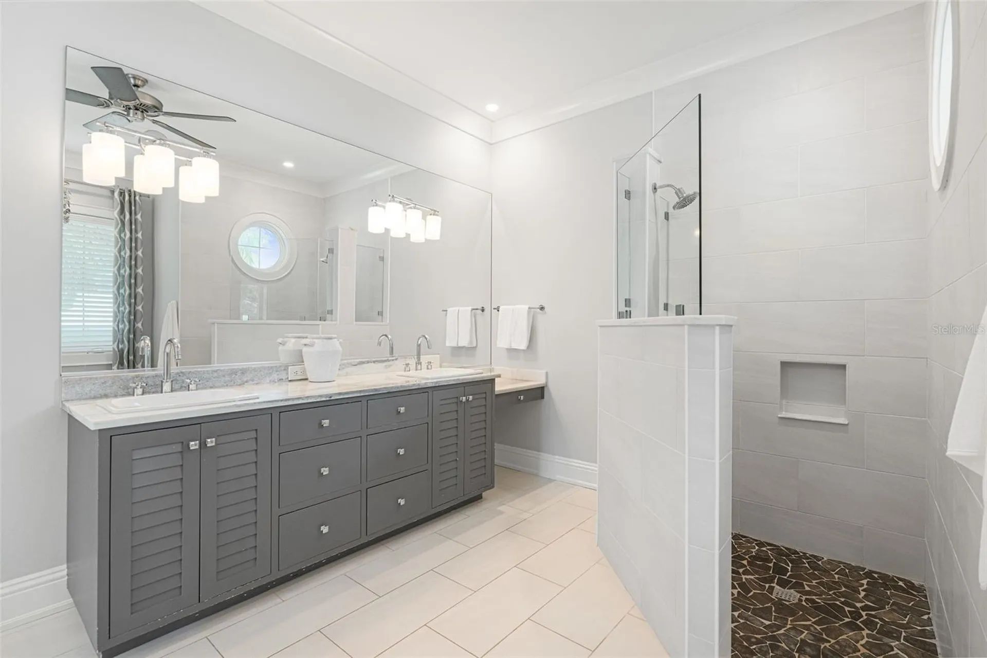 5569 Cape Leyte Drive Sarasota FL 34242