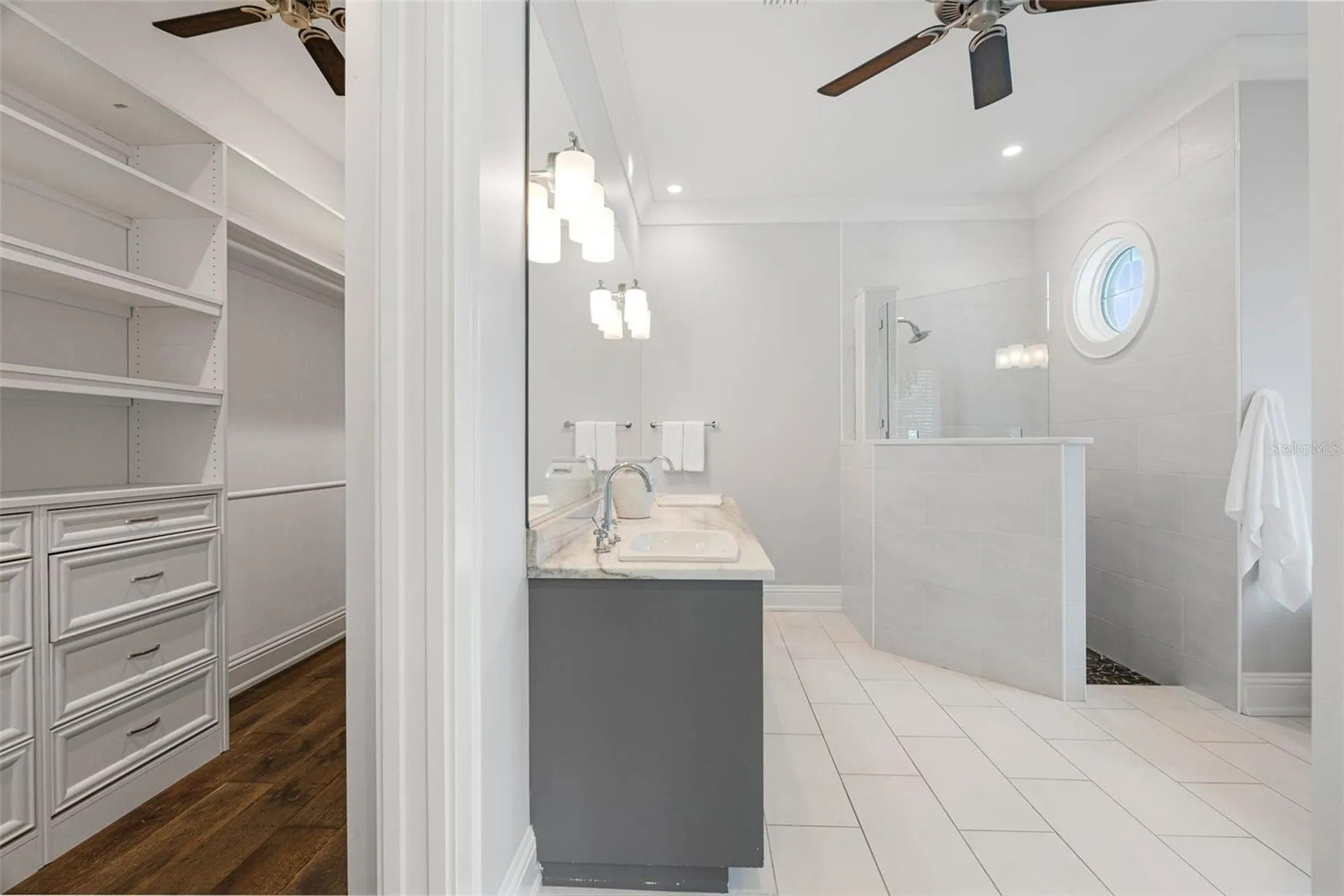 5569 Cape Leyte Drive Sarasota FL 34242