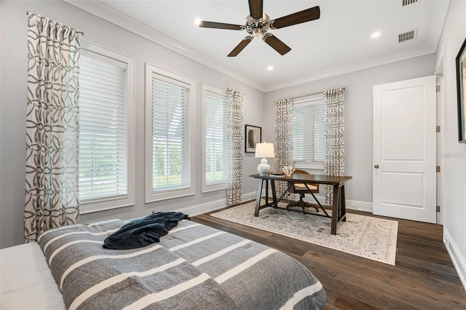 5569 Cape Leyte Drive Sarasota FL 34242