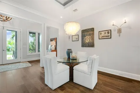 5569 Cape Leyte Drive Sarasota FL 34242