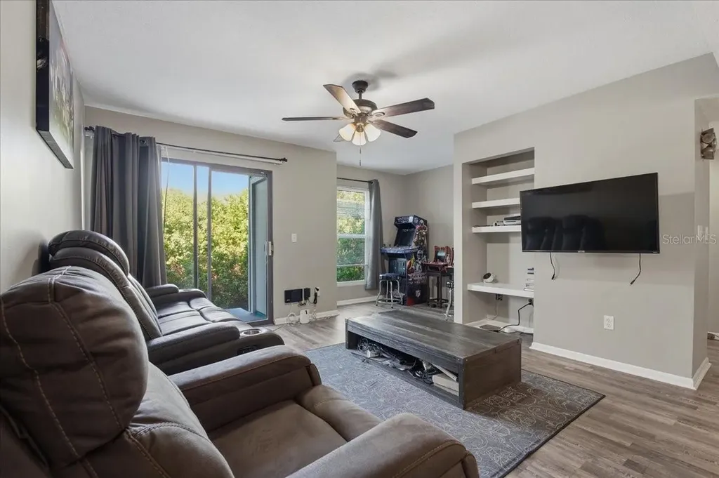 455 Alt 19 S Palm Harbor FL 34683