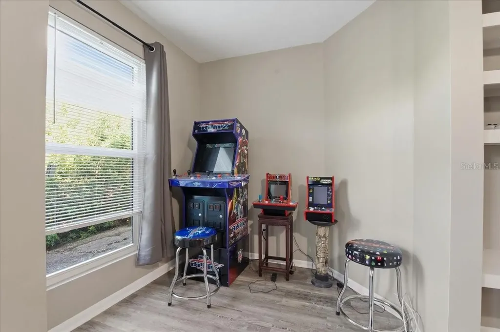 455 Alt 19 S Palm Harbor FL 34683