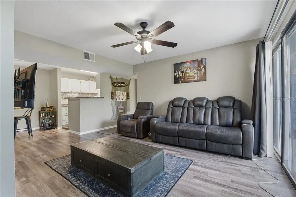 455 Alt 19 S Palm Harbor FL 34683
