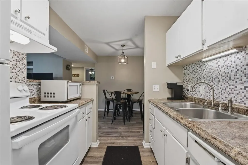 455 Alt 19 S Palm Harbor FL 34683