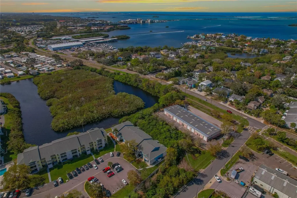 455 Alt 19 S Palm Harbor FL 34683