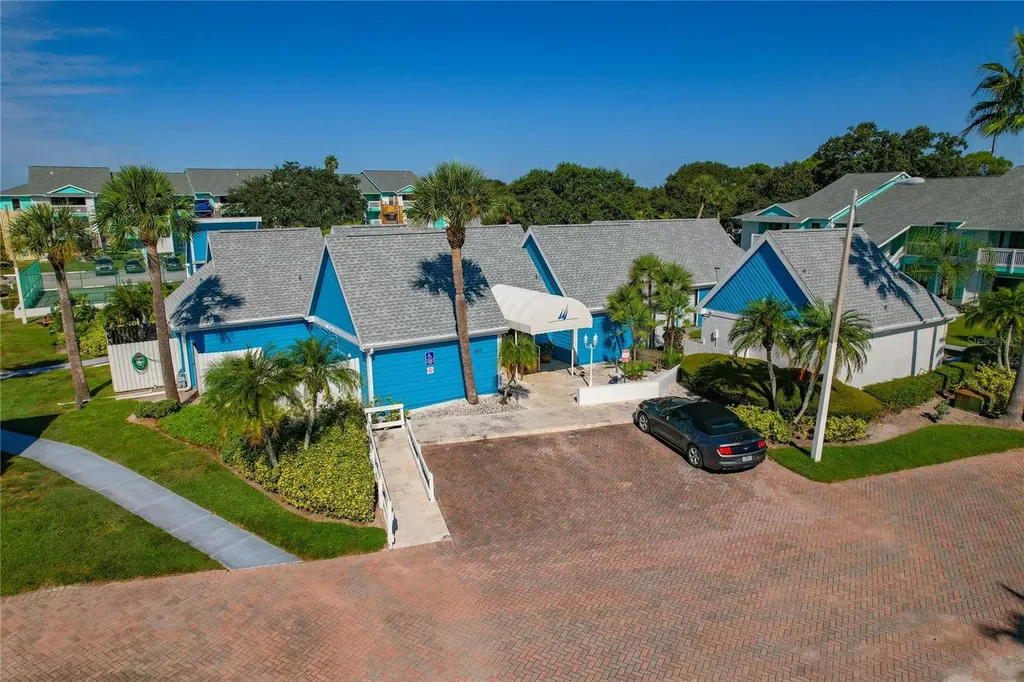 455 Alt 19 S Palm Harbor FL 34683