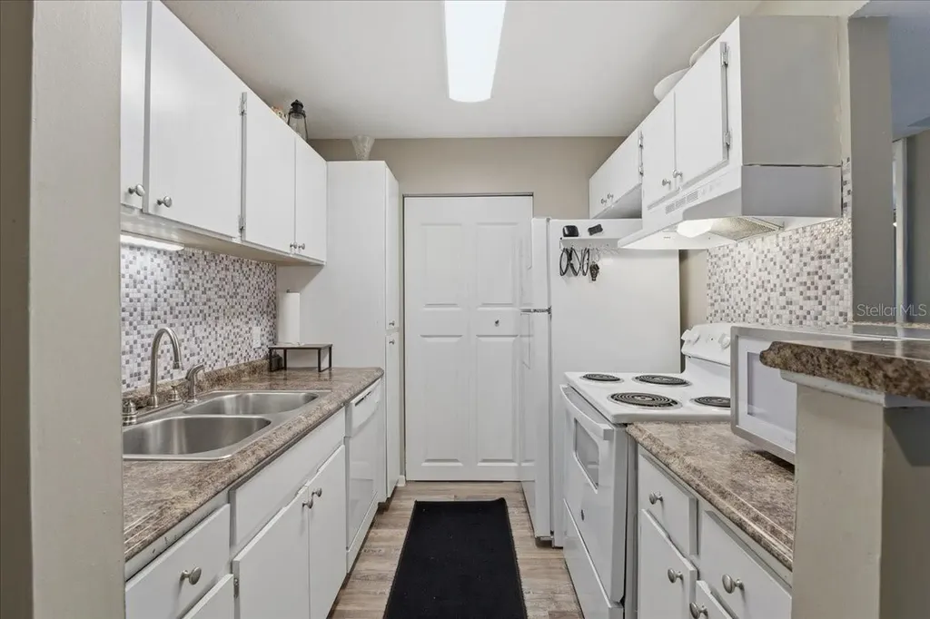 455 Alt 19 S Palm Harbor FL 34683