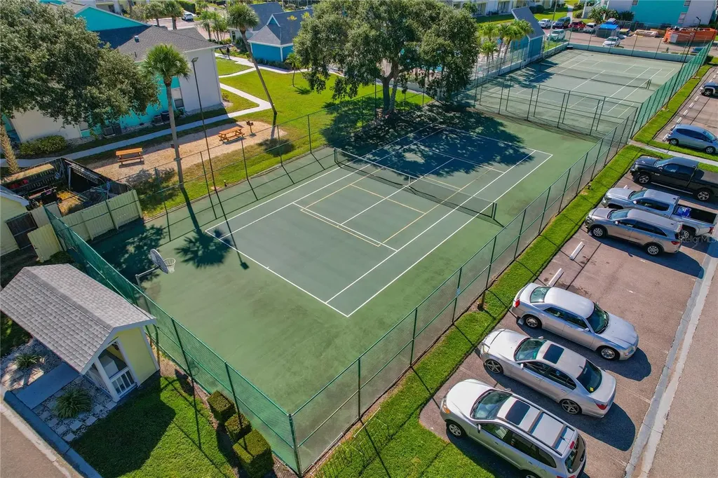 455 Alt 19 S Palm Harbor FL 34683