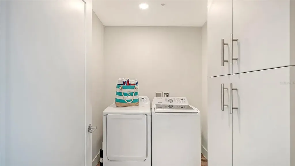1703 N Tamiami Trail Sarasota FL 34234