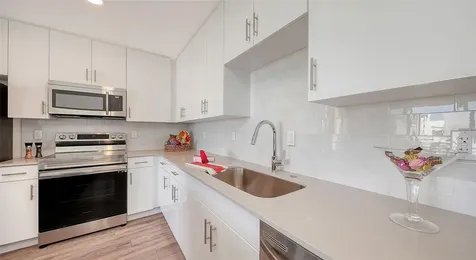 1703 N Tamiami Trail Sarasota FL 34234