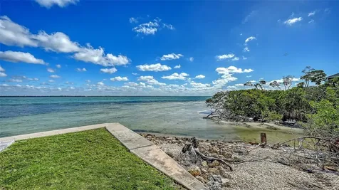 948 Spanish Drive S Longboat Key FL 34228