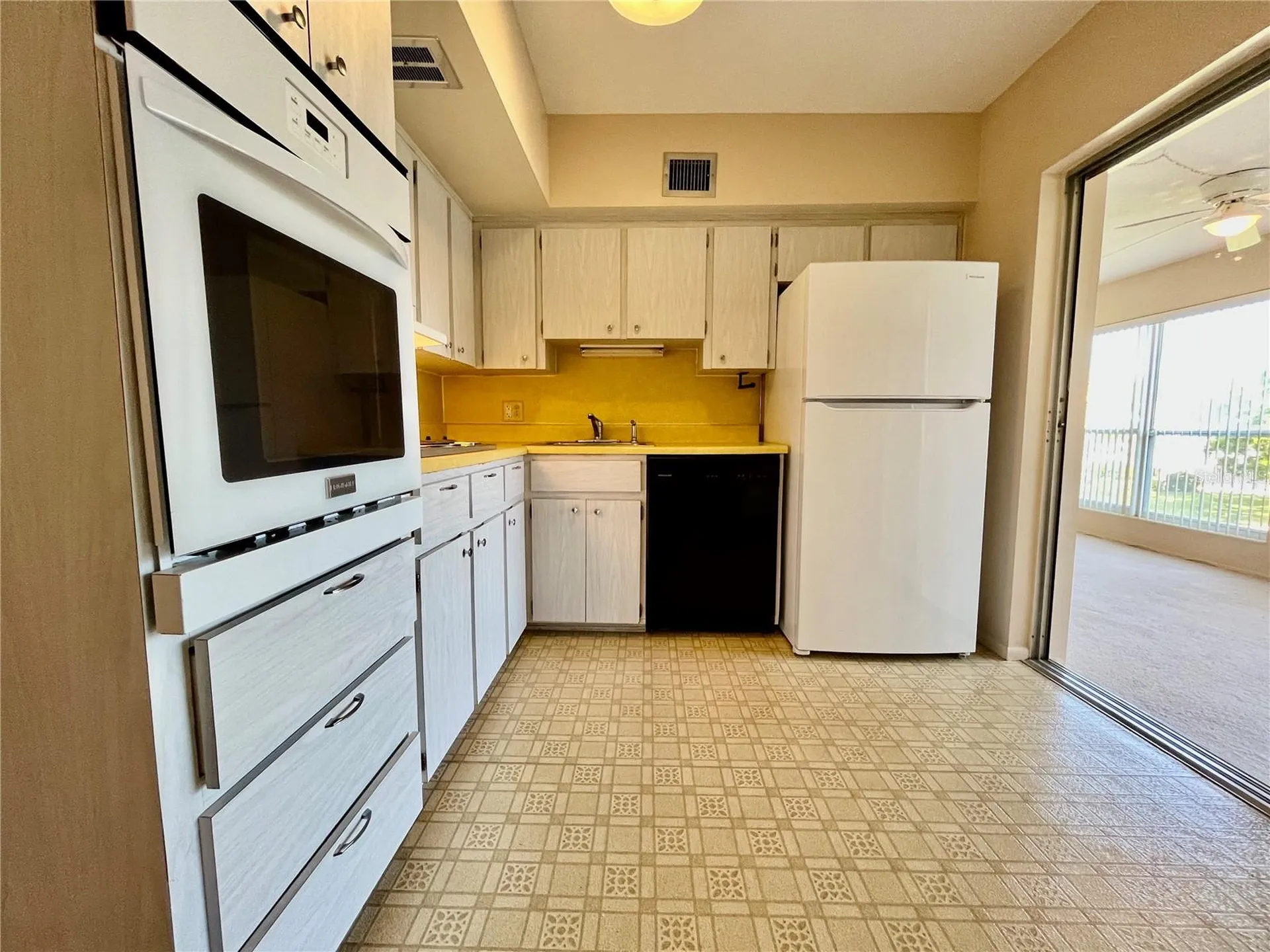2041 Australia Way W Clearwater FL 33763
