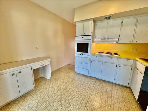 2041 Australia Way W Clearwater FL 33763